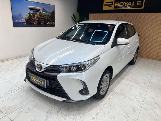 TOYOTA-YARIS-2024