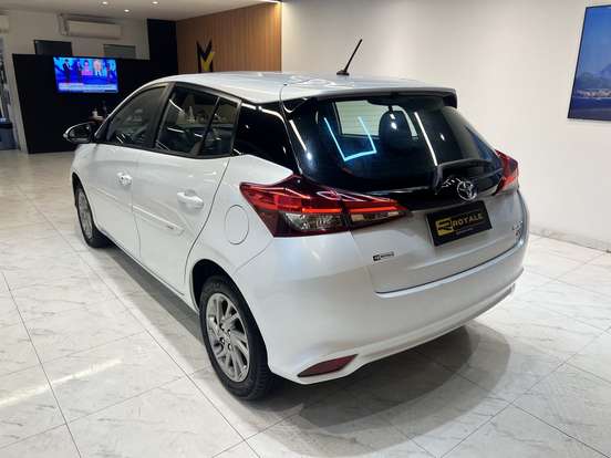 TOYOTA-YARIS-2024