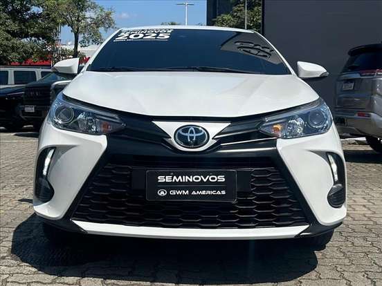 TOYOTA-YARIS-2024