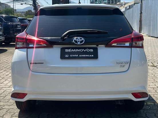TOYOTA-YARIS-2024