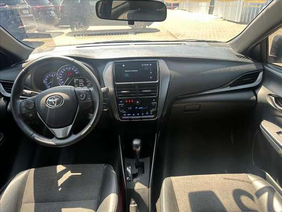 TOYOTA-YARIS-2024