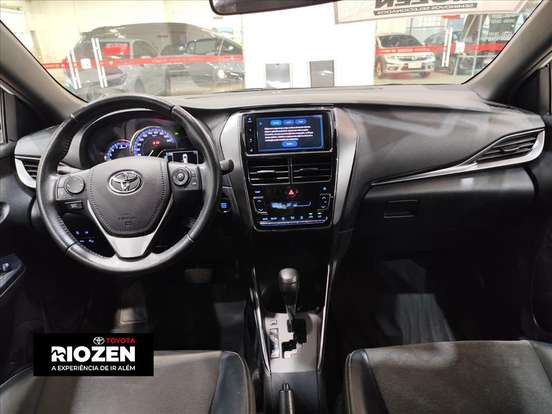TOYOTA-YARIS-2023