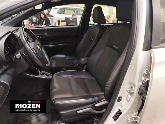 TOYOTA-YARIS-2023