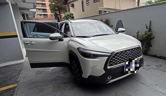 TOYOTA-COROLLA CROSS-2023