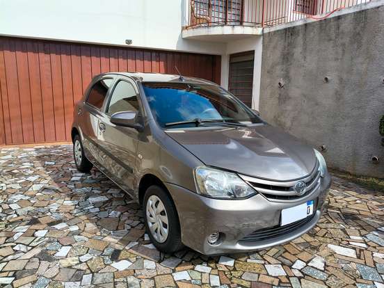 TOYOTA-ETIOS-2016