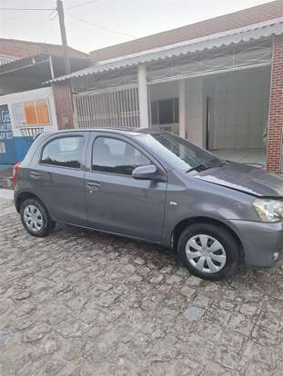 TOYOTA-ETIOS-2015