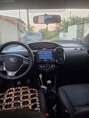 TOYOTA-ETIOS-2015
