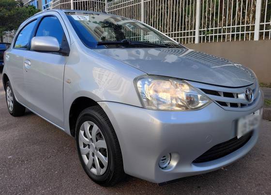 TOYOTA ETIOS 1.3 XS 16V FLEX 4P MANUAL
