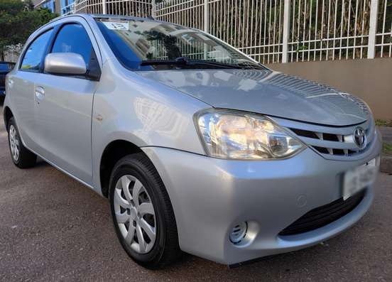 TOYOTA-ETIOS-2013