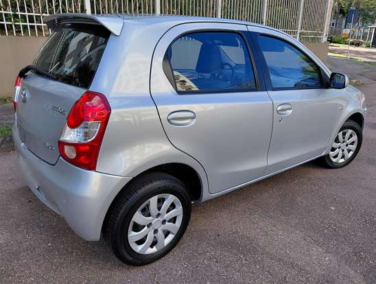 TOYOTA-ETIOS-2013