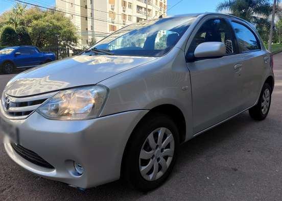 TOYOTA-ETIOS-2013