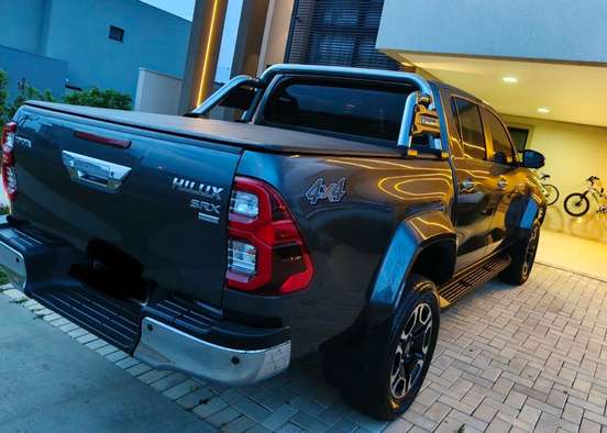 TOYOTA-HILUX-2023