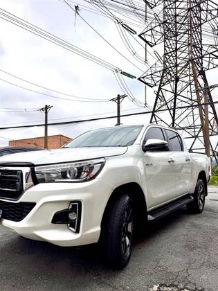 TOYOTA HILUX 2.8 SRX 4X4 CD 16V DIESEL 4P AUTOMÁTICO