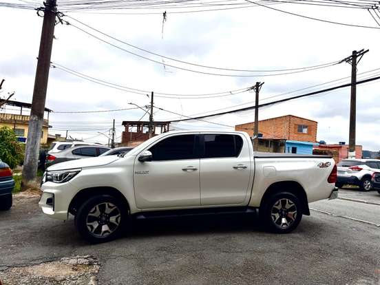TOYOTA-HILUX-2.8 SRX 4X4 CD 16V DIESEL 4P AUTOMÁTICO TOYOTA-HILUX-2019
