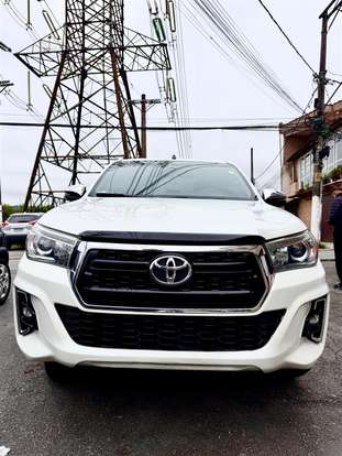 TOYOTA-HILUX-2019