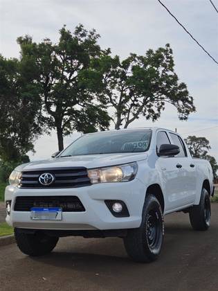 TOYOTA HILUX 2.8 STD 4X4 CD 16V DIESEL 4P MANUAL
