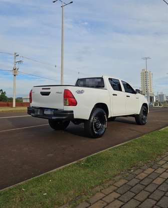 TOYOTA-HILUX-2019