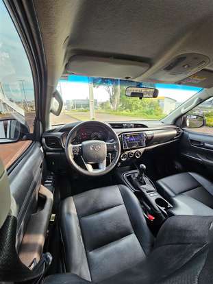 TOYOTA-HILUX-2019