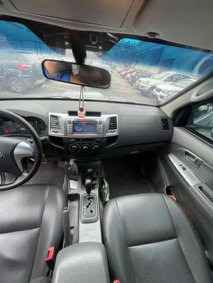 TOYOTA-HILUX-2014