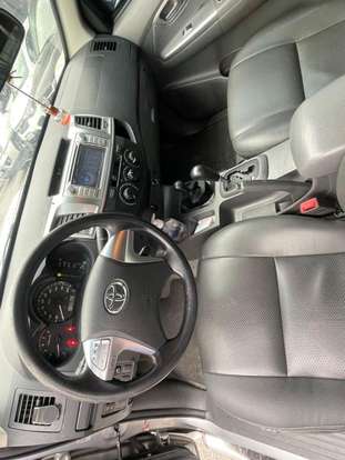 TOYOTA-HILUX-2014