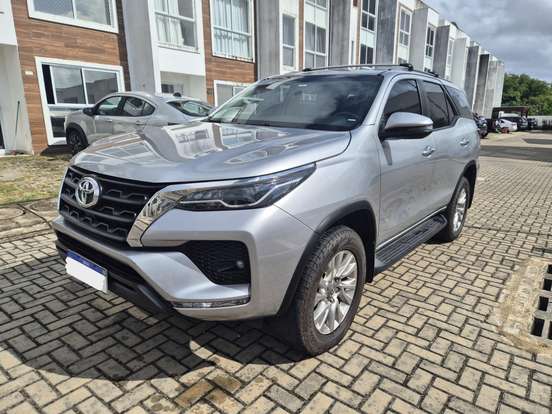 TOYOTA-HILUX SW4-2.7 VVT-i FLEX SRV 7L 4X2 AUTOMÁTICO TOYOTA-HILUX SW4-2021
