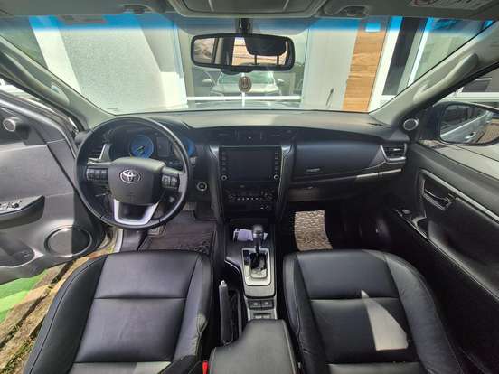 TOYOTA-HILUX SW4-2021