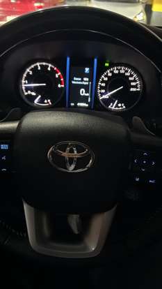 TOYOTA-HILUX SW4-2024