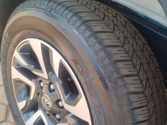 TOYOTA-HILUX SW4-2.8 D-4D TURBO DIESEL SRX PLATINUM 7L 4X4 AUTOMÁTICO TOYOTA-HILUX SW4-2025