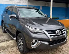 TOYOTA HILUX SW4 2.8 SRX 4X4 16V TURBO INTERCOOLER DIESEL 4P AUTOMÁTICO TOYOTA HILUX SW4 2.8 SRX 4X4 16V TURBO INTERCOOLER DIESEL 4P AUTOMÁTICO