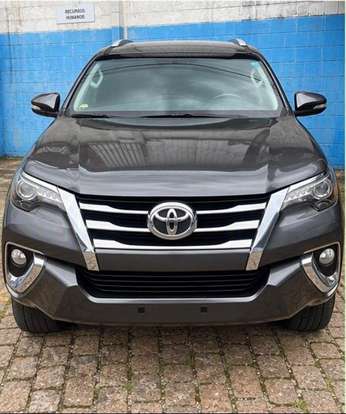 TOYOTA-HILUX SW4-2016