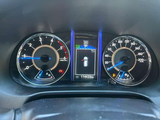 TOYOTA-HILUX SW4-2017