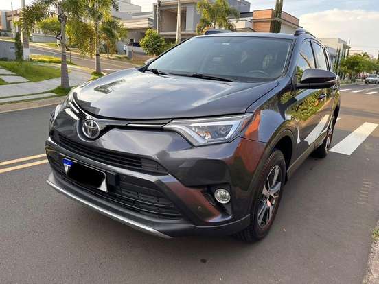 TOYOTA-RAV4-2017