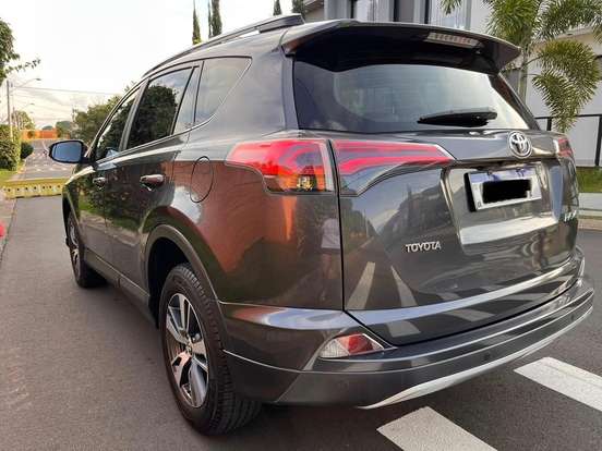 TOYOTA-RAV4-2017