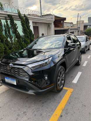 TOYOTA-RAV4-2024
