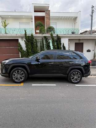 TOYOTA-RAV4-2024