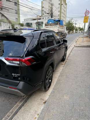 TOYOTA-RAV4-2024