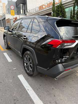 TOYOTA-RAV4-2024