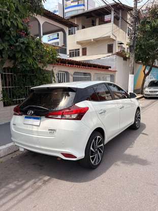 TOYOTA-YARIS-2019