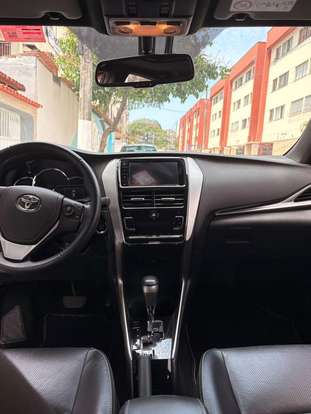 TOYOTA-YARIS-2019