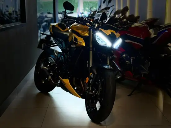 TRIUMPH-STREET TRIPLE RS ABS TRIUMPH-STREET TRIPLE RS ABS-2025