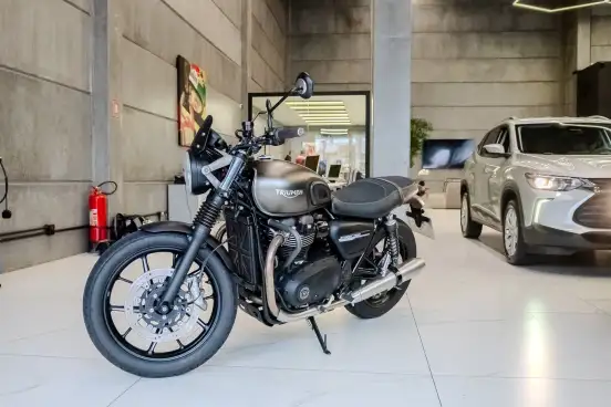 TRIUMPH-STREET TWIN-2020