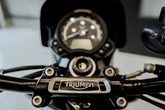 TRIUMPH-STREET TWIN-2020
