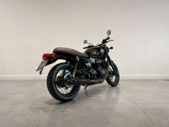 TRIUMPH-BONNEVILLE T100 BLACK 900-2018