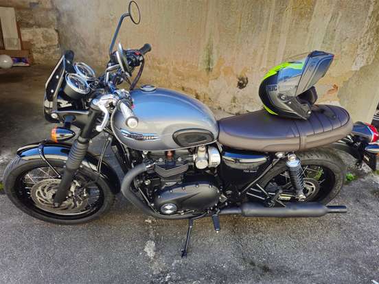 TRIUMPH-BONNEVILLE T120 BLACK 1200-2024
