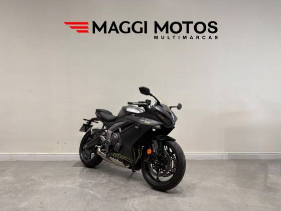TRIUMPH DAYTONA 660 