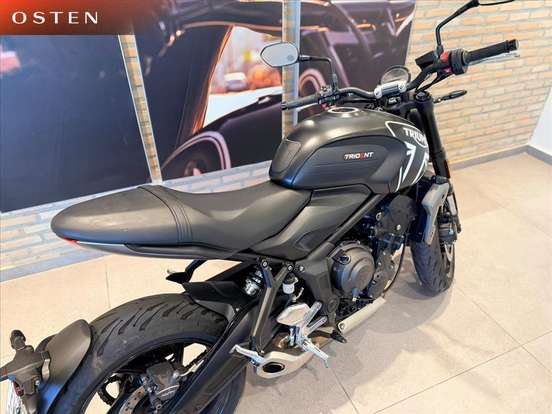 TRIUMPH-TRIDENT 660-2023