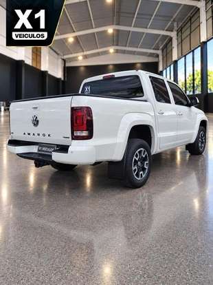 VOLKSWAGEN-AMAROK-2022