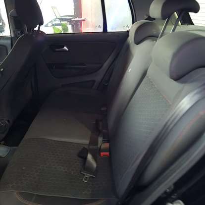 VOLKSWAGEN-CROSSFOX-2012