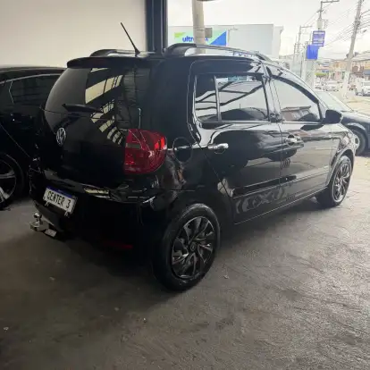 VOLKSWAGEN-FOX-2012