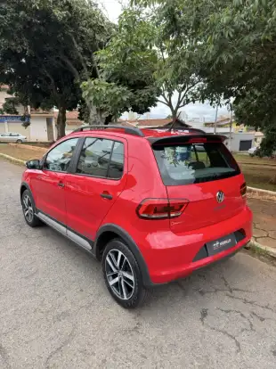 VOLKSWAGEN-FOX-2020